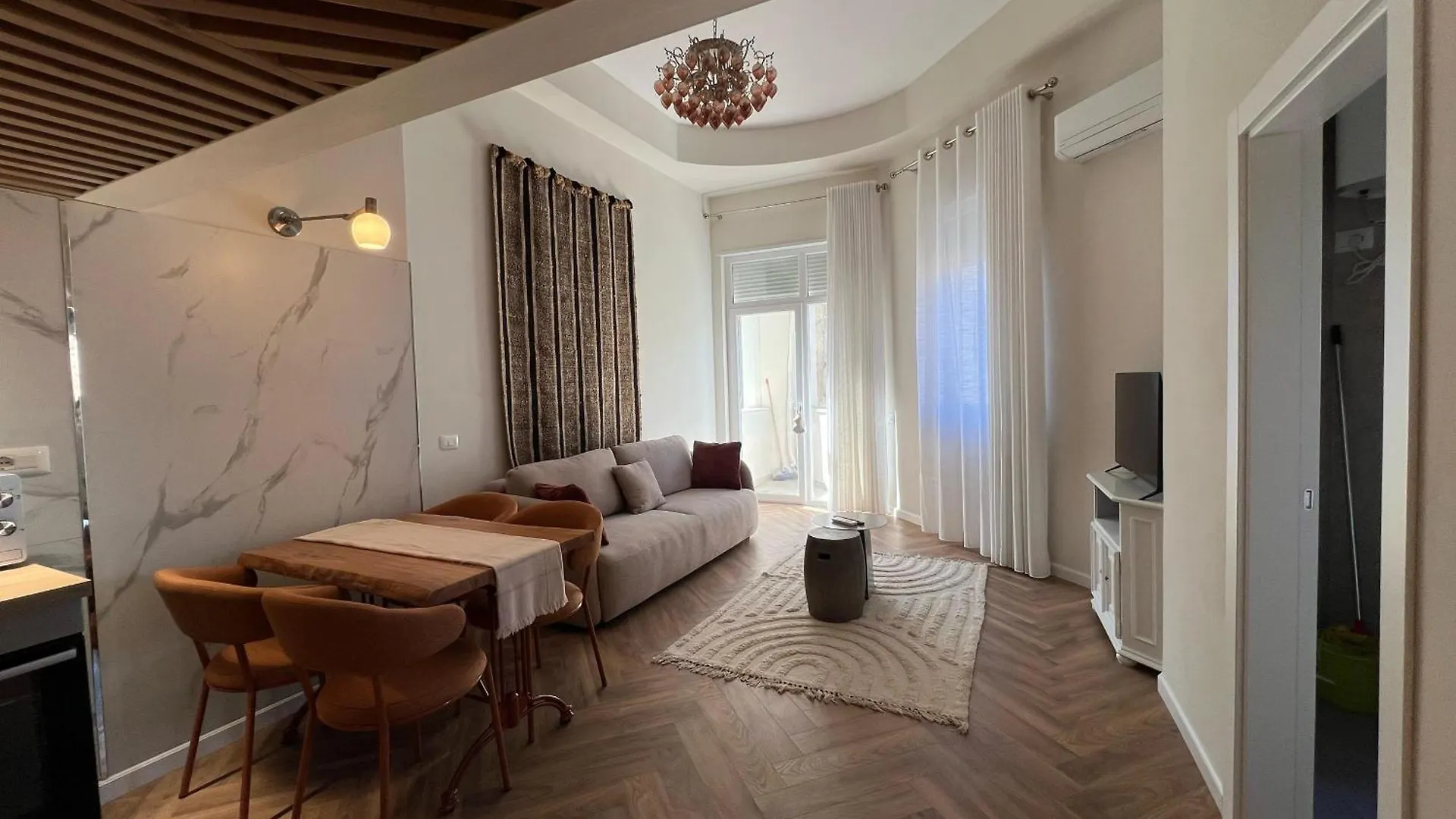 Denny'S Apartment City Center Duplex Tirana